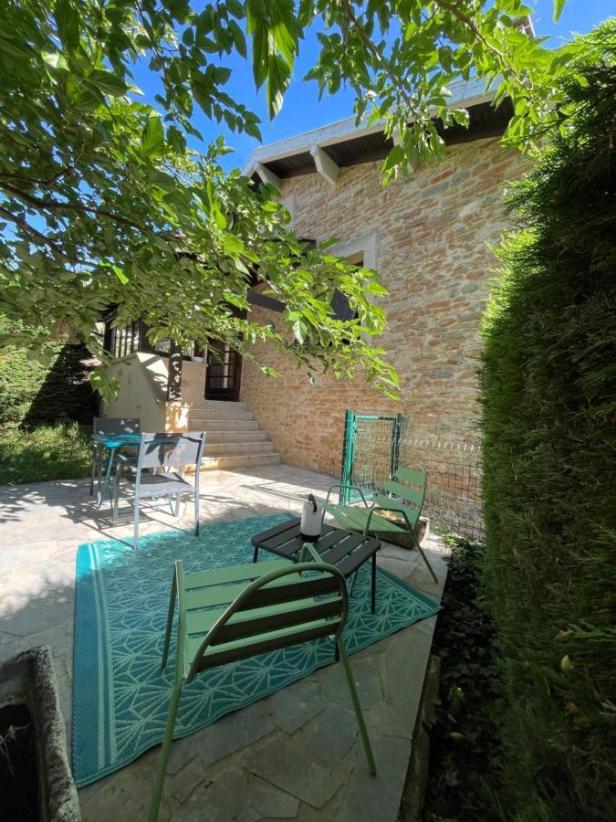 Maison Au Pied De La Roche *